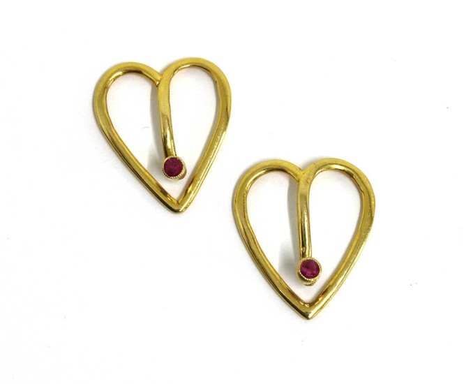 A pair of gold ruby set bow tie clips