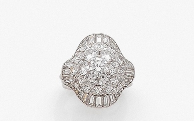 ALBUQUERQUE ANNEES 1960 BAGUE DÔME DIAMANTS A diamond and platinum ring by ALBUQUERQUE, circa 1960.
