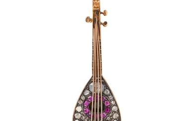AN ANTIQUE DIAMOND AND RUBY MANDOLIN BROOCH in yellow gold and silver, designed as a mandolin set...
