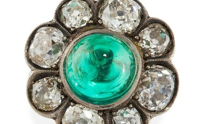 AN ANTIQUE EMERALD AND DIAMOND RING in yellow gold, set