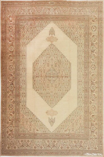 ANTIQUE PERSIAN TABRIZ RUG. 19 ft 7 in x 12 ft 9 in (5.97 m x 3.89 m).