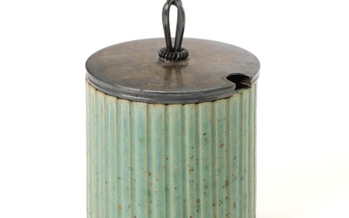 Arne Bang: Stoneware marmalade jar modelled with vertical fluted pattern. Decorated with green glaze with some blue elements. H. incl. cover 12 cm.