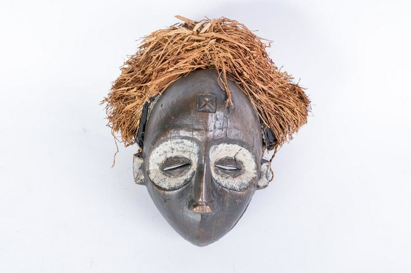 Arte africana A zoomorphic mask, ChokweAngola / D.R.