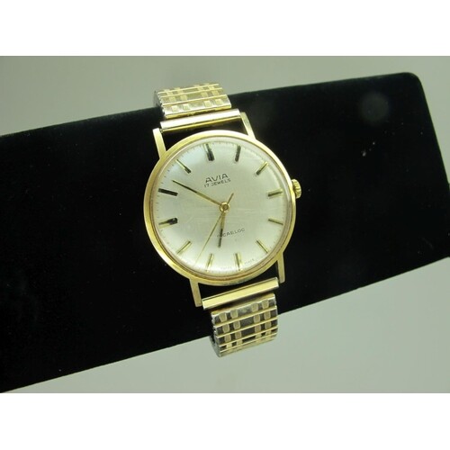Avia; A 9ct Gold Cased Gent's Wristwatch, the signed dial wi...