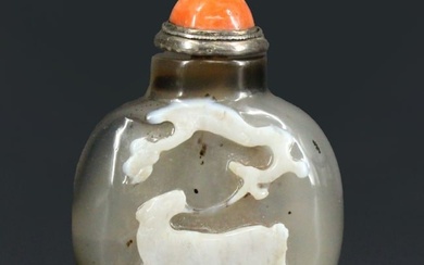 Chinese Carved Agate Snuff Bottle.