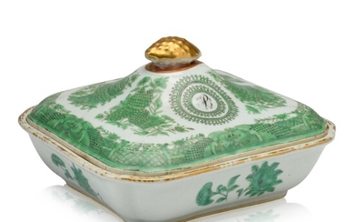 Chinese Export Porcelain Green Fitzhugh Vegetable Dish