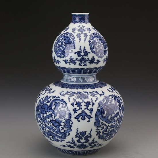Chinese Qing Blue And White Porcelain Vase