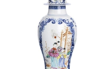 Chinese porcelain mandarin lidded pot, Qianlong