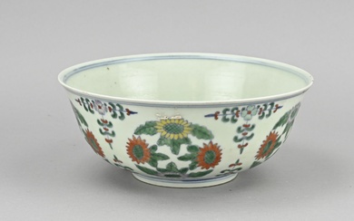 Chinese verte bowl Ø 22.7 cm.