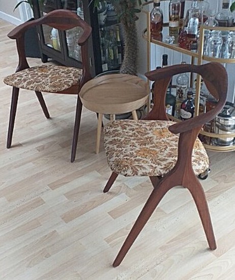 Danish furniture design: A pair of teak armchairs. Manufactured by Glostrup Møbelfabrik. (2)