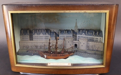 Diorama showing the "Grand'Porte" and the ramparts of Saint-Malo. A ship at the quay. Mounting in the casing of a radio set. 20TH CENTURY