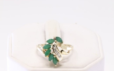 Emerald & Diamond Ring 10Kt.