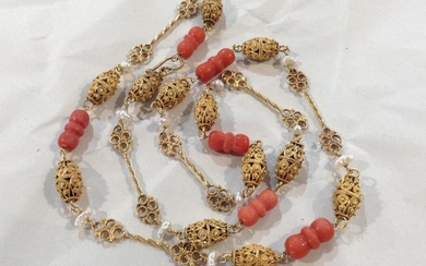 Etruscan necklace handmade from 14k gold, coral and natural pearls - 14 kt. Gold - Necklace