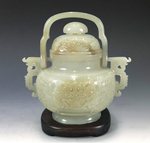 FINE WHITE JADE MUGHAL-STYLE VASE AND COVER