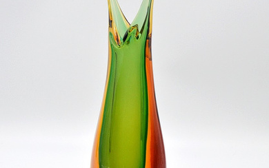 FLAVIO POLI. MURANO SOMMERSO POINTED VASE FOR SEGUSO, AROUND 1950-1960, HEIGHT APPROX. 23CM.