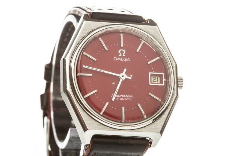 GENTLEMAN'S OMEGA SEAMASTER STAINLESS STEEL AUTOMATIC WRIST WATCH, signed...
