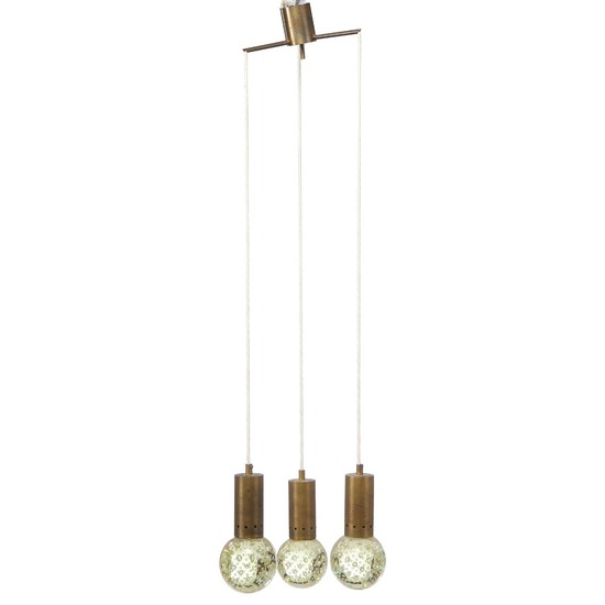 Gino Sarfatti, attributed: Ceiling pendant with three pendants. Brass mounted with glass balls with air bubbles.