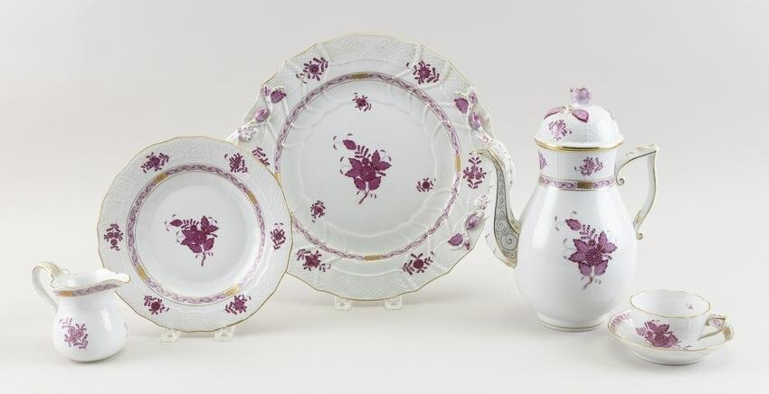 HEREND “CHINESE BOUQUET” PORCELAIN