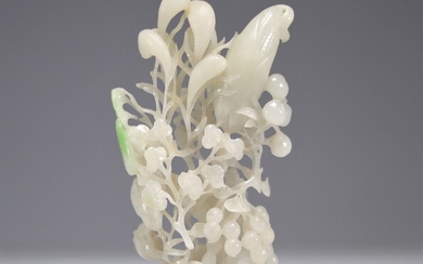 Imposant jade blanc sculpté Poids: 1.06 kg Région: Chine Dimensions: H 245 mm x 130...