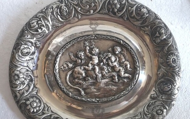 Joseph Walker - Dublino - 1702-1703 circa - Tray - Baroque - .925 silver - Early 18th century