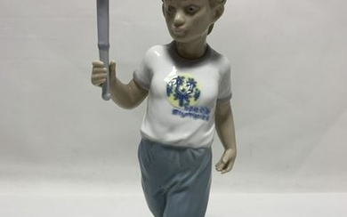 LLADRO COURAGE SPECIAL OLYMPIC TORCH RUNNER