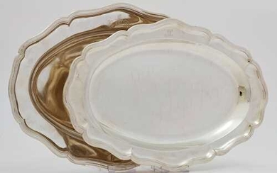LOT COMPRISING TWO OVAL PLATTERS
