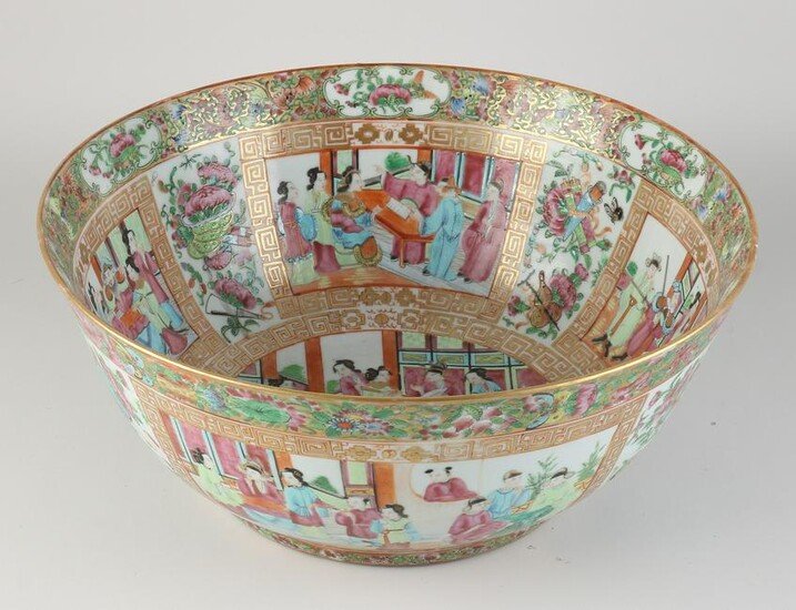 Large Cantonese bowl Ã˜ 33.5 cm.