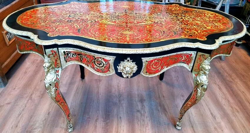Large violin-shaped table Boulle style