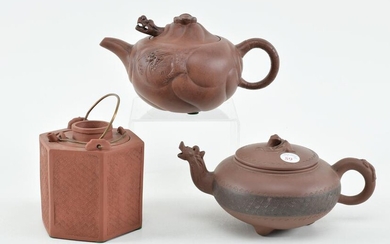Lot of 3 19th/20th century Yixing teapots. 1) Melon