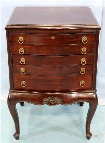 Mahogany silver chest with 5 drawers