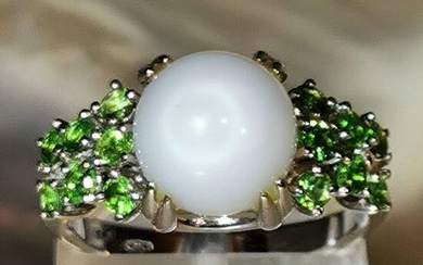 Natural Clam (Hypoppus) pearl - 18 kt. Natural pearl, White gold - Ring - Tsavorites