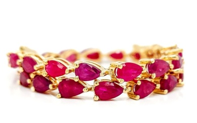 ***No Reserve Price*** 8.52ct Ruby Bracelet - 14 kt. Gold - Bracelet