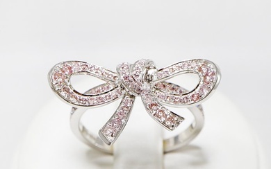 No Reserve Price-IGI 0.56 ct Natural Pink Diamonds Bow Tie Design Ring - 14 kt. White gold - Ring - 0.56 ct Diamond