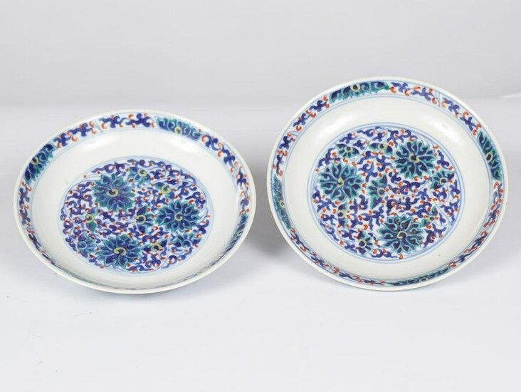 PAIR OF CHINESE BLUE AND WHITE LOTUS DISHES
