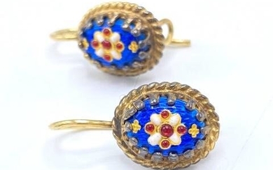 Pair Vintage 14k Gold Earrings with Flower