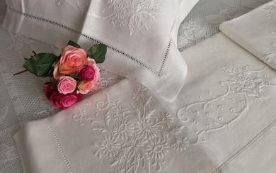 Rich linen sheet full stitch by hand - Linen - AFTER 2000