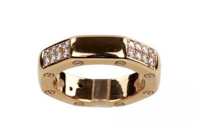 Ring in 18K gold with diamonds.