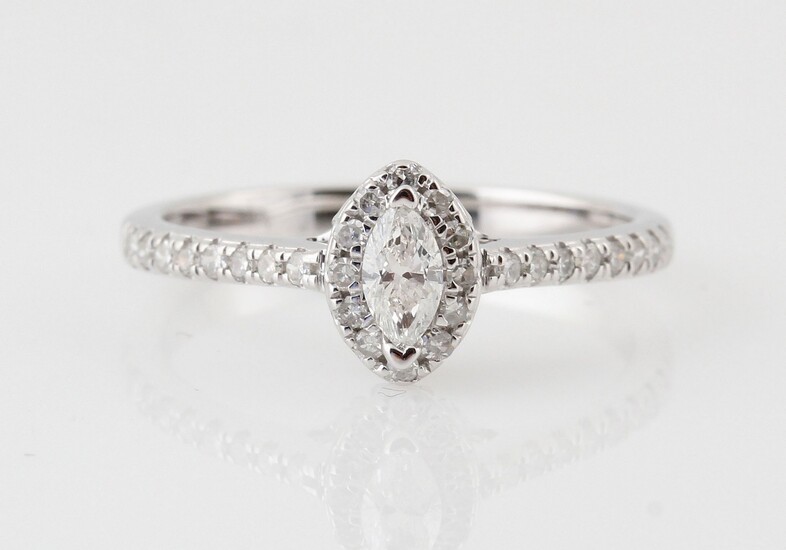 Ring in 9k with diamonds 0.33ct