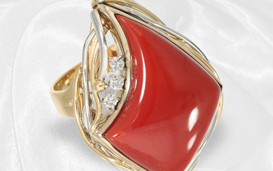 Ring: modern bicolour goldsmith ring with precious coral, platinum/gold