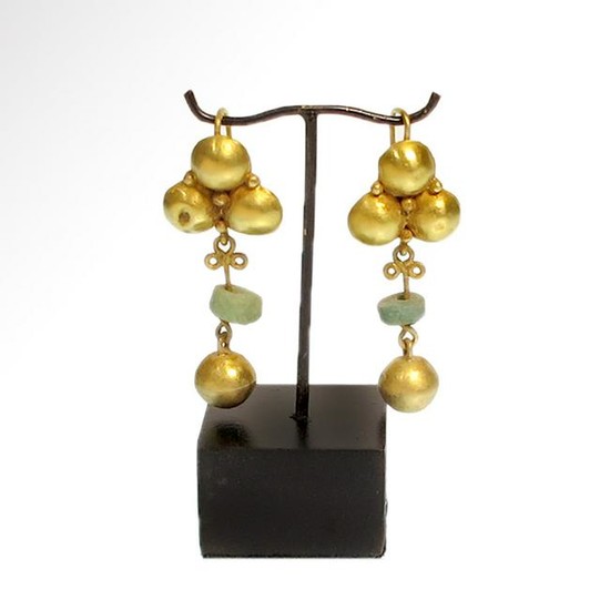 Roman Gold and Emerald Drop Earrings, c. 2nd-3rd