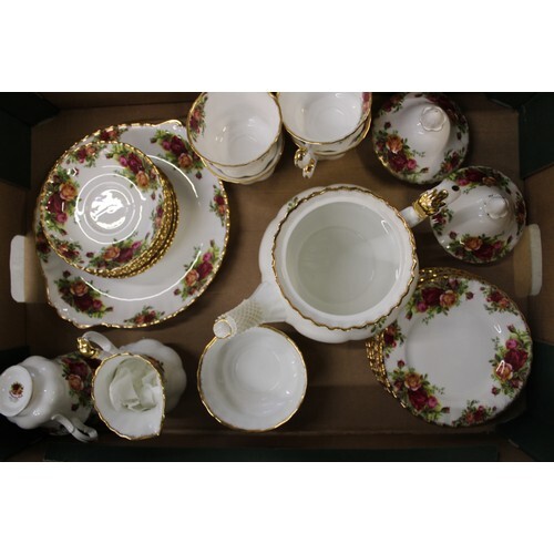 Royal Albert Old Country Roses patterned items to include A ...