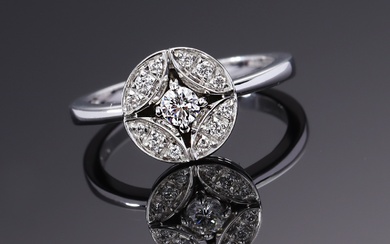 Salvini. Italian diamond ring of 18 kt. white gold, total approx. 0.25 ct.