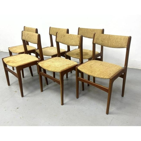 Set 6 Teak Danish Modern Dining Chairs. 6 Side Chairs with Fabric Seats and Back Rests.