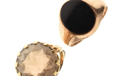 Smokey quartz ring, and a 9ct gold onyx signet ring (2)
