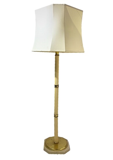 Stand with metal base and stem baguette beige tone, early twentieth century. H 170 cm