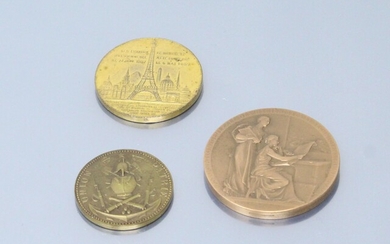 Trois médailles de table en bronze : Association... - Lot 59 - Rossini