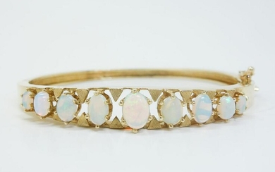 Vintage 14K Yellow Gold 9 Opal Hinged Bracelet