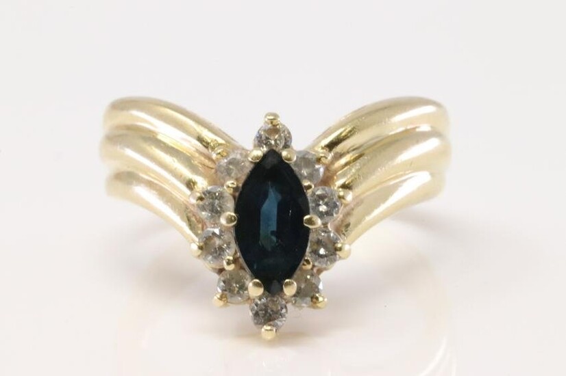 Vintage 14Kt Yellow Gold Sapphire / Diamond Ring.