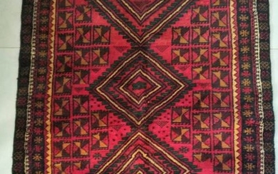 שטיח בלוצ'י באיכות גבוהה מאוד. 100% צמר