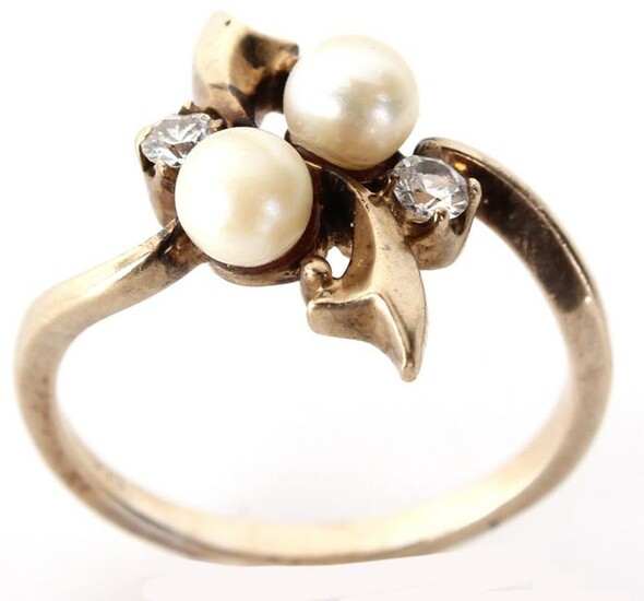 10K YELLOW GOLD PEARL CZ RING - SIZE 6.5